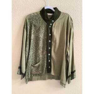 Lyng Women's Green Lagenlook Artsy High Low Button Front Top Sz M